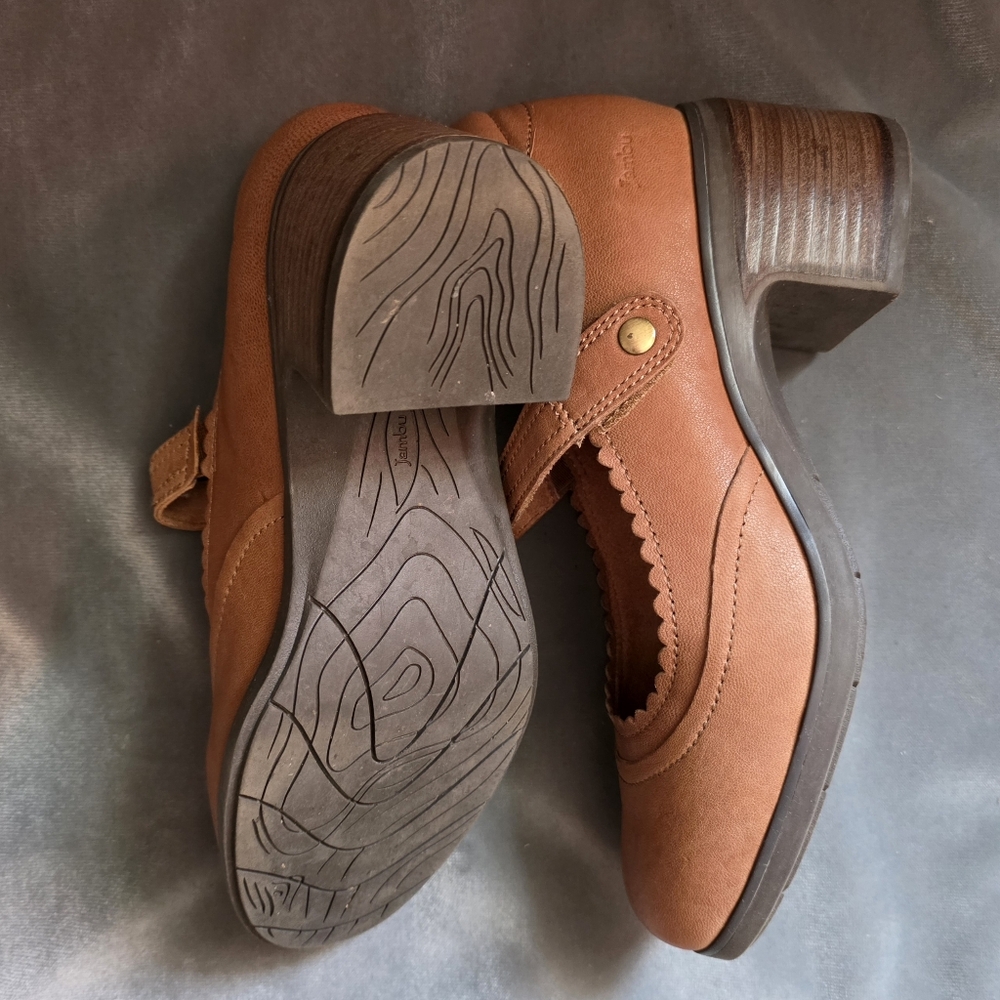 Jambu-The Vanessa Mary Jane in Light Brown - Picture 9 of 10